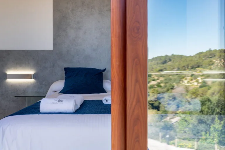 Young hotels toll blau